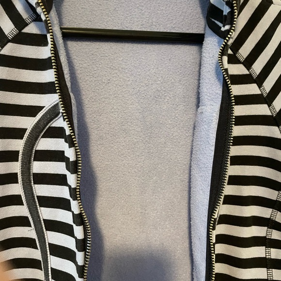 Lululemon Scuba Hoodie women’s size 6 blue striped - Picture 11 of 12